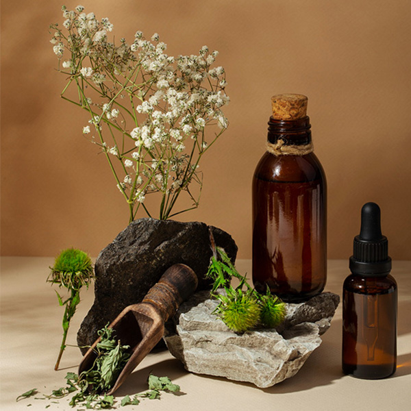 categorie madre terra bio_0000_madre terra bio - cura di sè_0000_phytotherapy-items-arrangement-still-life